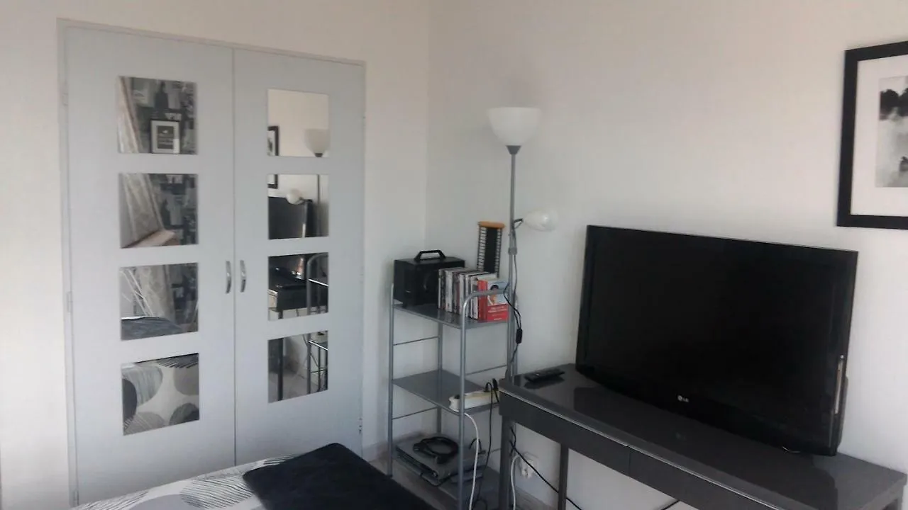 Oustalous Otel Toulouse 0*,  Fransa